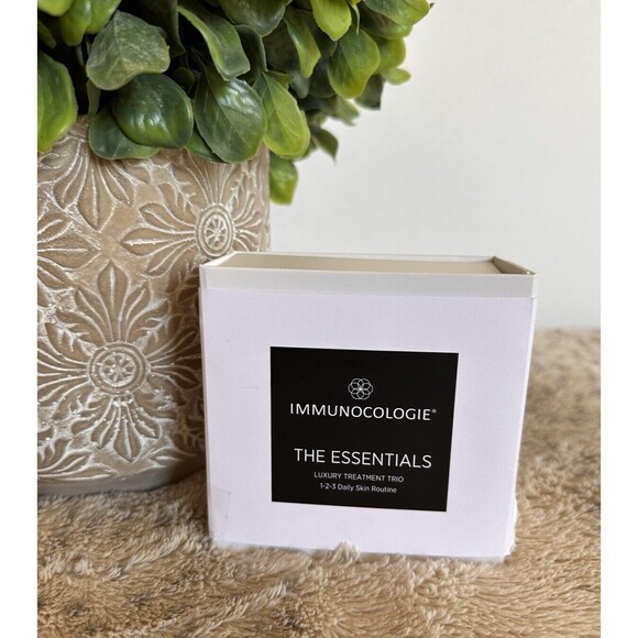 IMMUNOCOLOGIE Essential‎ SET Cleanse+Vital Mist+Face Serum NEW Self Care Beauty - Picture 1 of 8